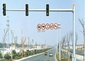 Heißes Bad-galvanisierter Verkehrszeichen-heller Pole-Posten mit Kamera für Gewerbegebiete